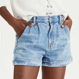 American Eagle Mom Short 90s High Rise Jean